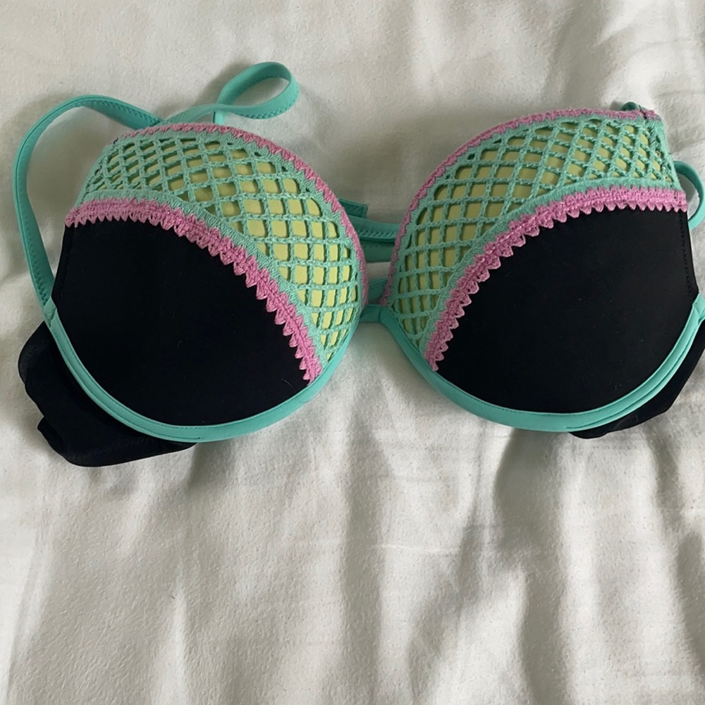 Cross back target bikini top